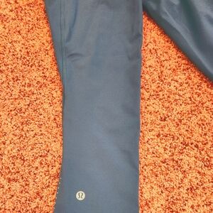 Lululemon crop teal pants